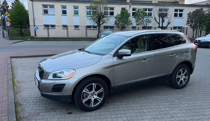 Volvo XC 60 cena 61000 przebieg: 160000, rok produkcji 2012 z Łomianki małe 121